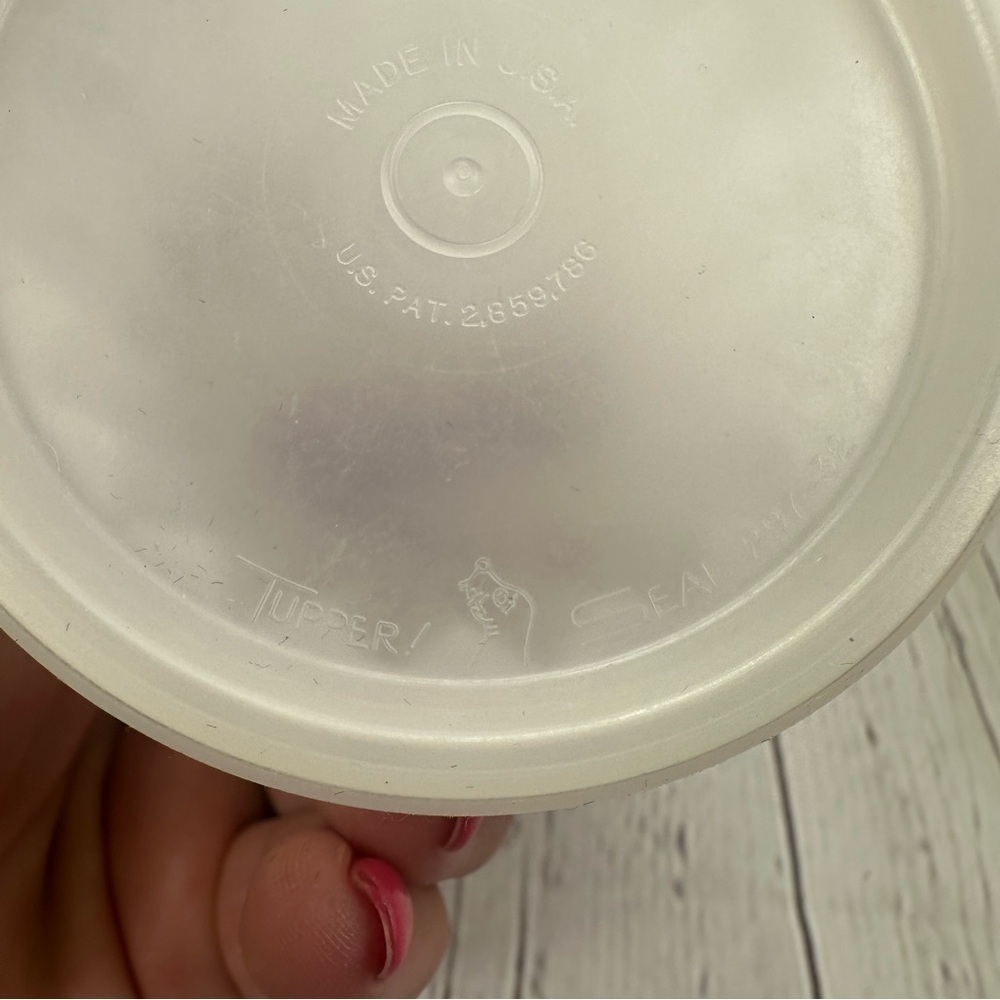 vintage tupperware jel-ette mold Set of 4 White Plastic Molds for Jell-o dessert - Picture 3 of 8